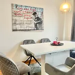 Banksy Apartment - Art & Fun Mit 2 Balkonen - 6 Betten