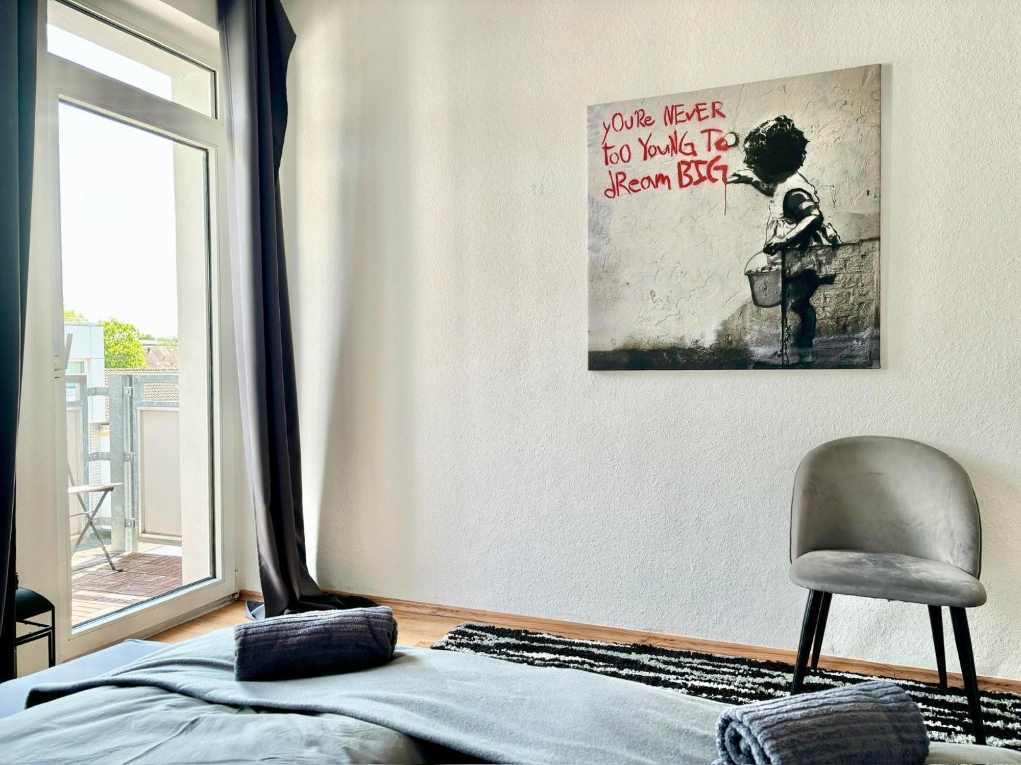 Banksy - Art & Fun Mit 2 Balkonen - 6 Betten Apartment Hannover